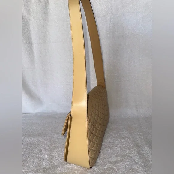 Bally Vintage Quilted Nylon Shoulder Bag. - Picture 4 of 16